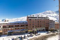 Estudis Turístics Cims Pas 3000 Hotels in 