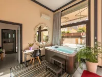 Snob Luxury Suite