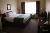 The Edgewood Hotel and Suites Hotels in Fairbury