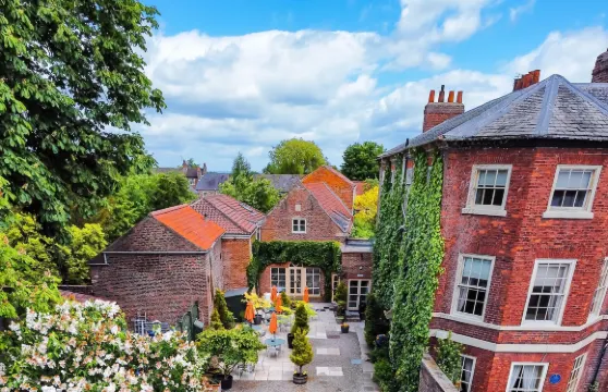 約克亭閣, 貝斯特韋斯特Sure精選飯店