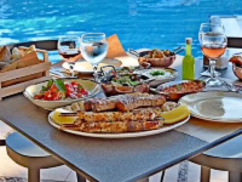Comer Kinetta Beach Hotels in Megara