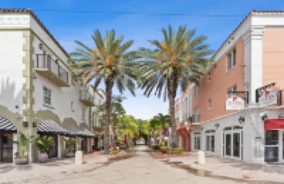 Kasa El Paseo Miami Beach Hotels near Lummus Park