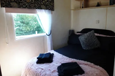 Equestrian Retreat - Sleeps 6 & BBQ