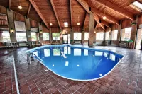 Christopher Inn and Suites - Pools