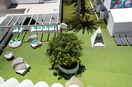 Corralejo Surfing Colors Hotel&Apartments Отели рядом с достопримечательностью «Seven Pints»