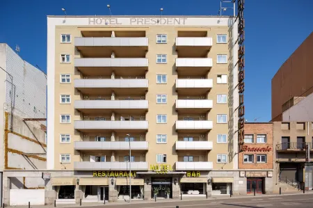 Sercotel Hotel President Отели в г. Фигерас