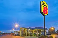 Super 8 by Wyndham Shawnee Hotels in Shawnee