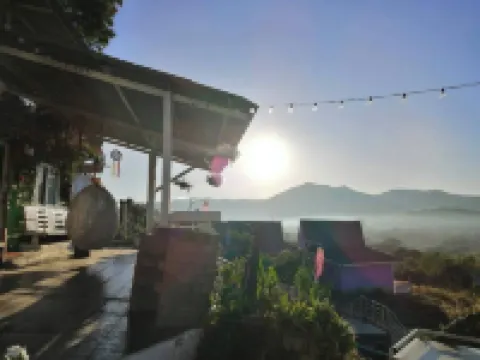 อิงหมอก คันทรี เมาเท่น วิว รีสอร์ท โรงแรมใกล้เวเนโต้ สวนผึ้ง