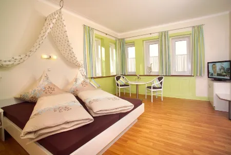 Am Eck Отели в г. Бад Вимпфен