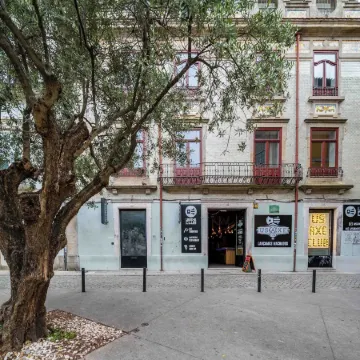 Limehome Porto Rua Das Oliveiras Отели рядом с достопримечательностью «Церковь кармелитов»