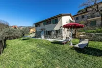 Family Friendly Rosa House Amazing View - Happy Rentals - piscina