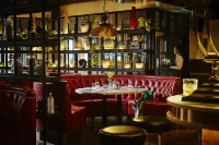 Westport Plaza Hotel, Spa & Leisure - bar