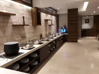 Lemon Tree Hotel Candolim - breakfast