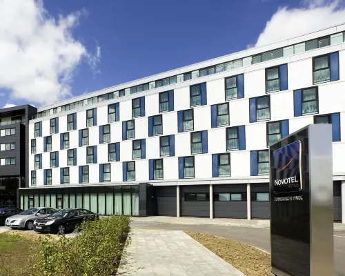 Novotel Edinburgh Park コー​​ストフィン周辺のホテル