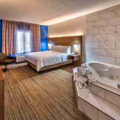 智選假日套房酒店裡諾機場 Rooms