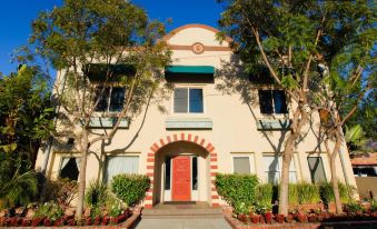 Santa Paula Inn