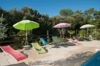 Le Mas Pinède - Pools