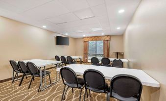 Comfort Suites East Lincoln - Mall Area