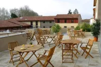 Adonis Carcassonne Résidence la Barbacane - petit déjeuner