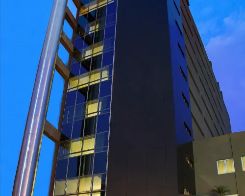 BH Raja Hotel Hoteles cerca de Centro Comercial BH