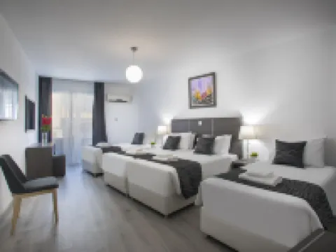 ブレイザー レジデンス ラルナカのホテル