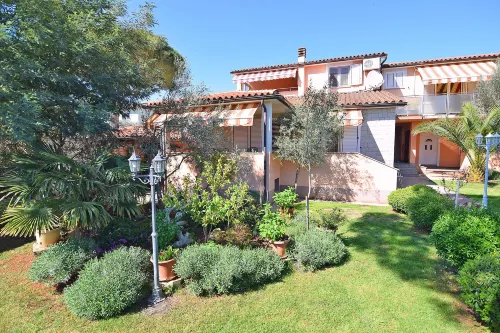 Apartments Jeromela Hotels in Galizana