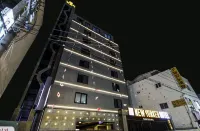 No.1 New Yorker Hotel