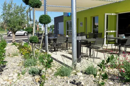 Ibis Budget Saint-Martin-De-Crau Porte de Camargue Отели в г. Сен-Мартен-де-Кро