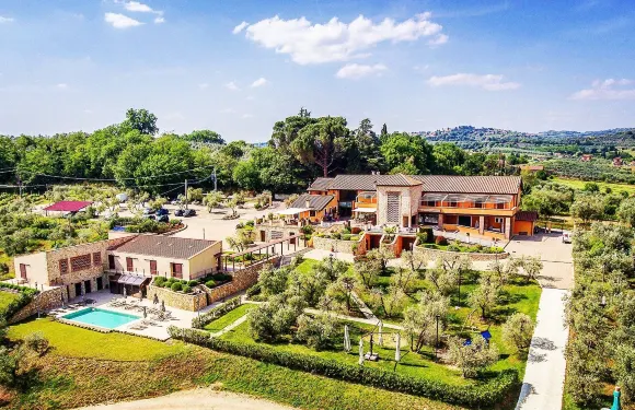 瓦蘭堤卡度假村