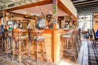 Thames Head Inn Hotels in Cirencester