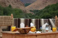 Gite d'etape Omar Himmi Hotels in 