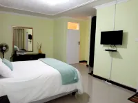 Sago Palm Executive Lodge - Guest houses