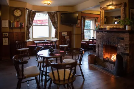 The Coach and Horses Отели в г. Раннимид Дистрикт