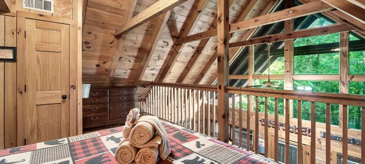 Distilled Memories 8 Miles to Dollywood & Gatlinburg Hot Tub Arcade Hotels in Sevierville