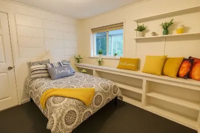 Master Suite with Fruitful Tree backyard Hotels in Lake Forest Park