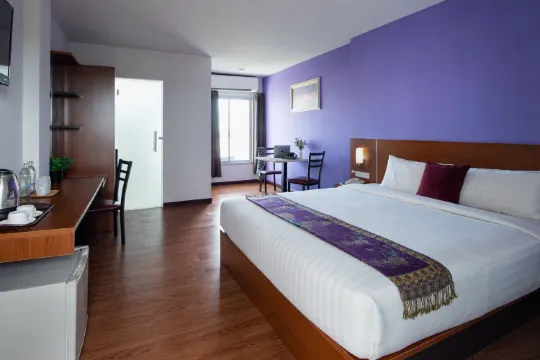 ห้องพรีเมียร์ดีลักซ์เตียงคิงไซส์วิวเมือง ปลอดบุหรี่