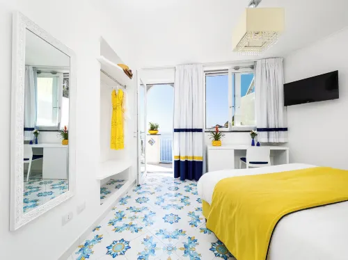 Blue Waves - de Vivo Realty Positano - مطابخ