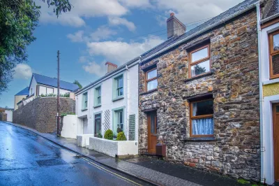 Church Terrace - 3 Bedroom Cottage - Saundersfoot Hotel dekat The Reptile Experience