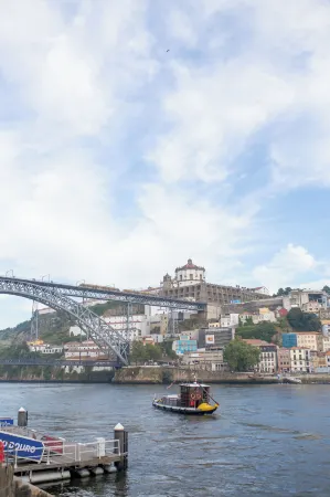 VC Heritage Ribeira Porto Отели рядом с достопримечательностью «Jardim do Infante Dom Henrique»
