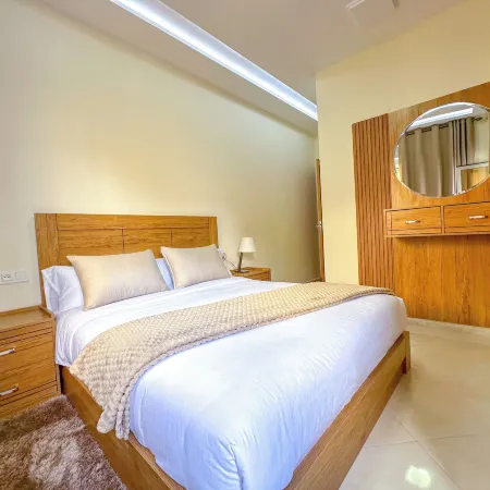 Elite Holiday Home - Luxury & Centric Flat
