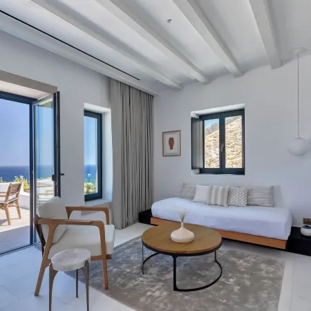 Sandblu Santorini, LXR Hotels & Resorts