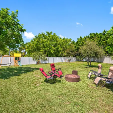 Spacious 4Br w Pool BBQ Grill Theatre Room