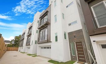 Spacious Houston 3bed3 Bath Family Townhome