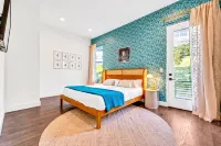 Luxury Stay With Rooftop Views in Prime Location