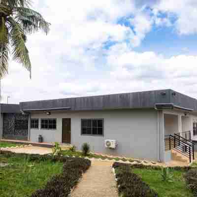 LC Lodge & Event Centre Hotel Exterior