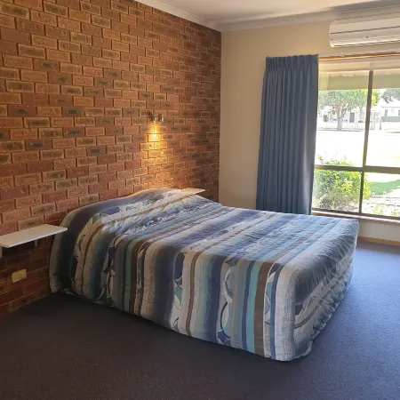 The Finley Palm Motor Inn