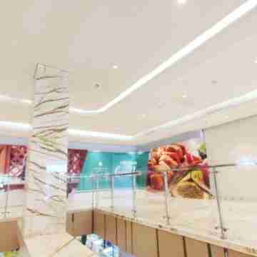 Comfort and Simply Look Studio Marquis de Lafayette Apartment Dining/Meeting Rooms