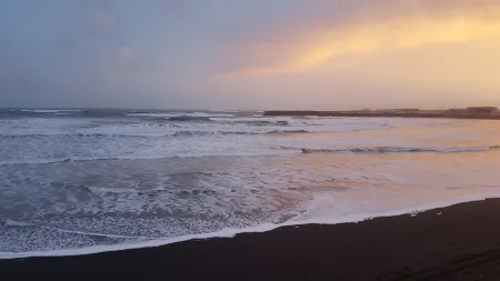 Black Beach Cottage Отели в г. Торлауксхёбн