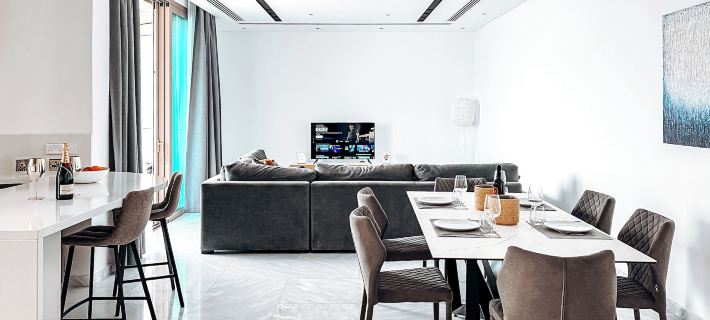 SkyHigh Central 360 Gym & Pool โรงแรมในนิโคเซีย