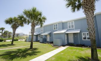 On the Beach - 2 Br Townhouse by RedAwning